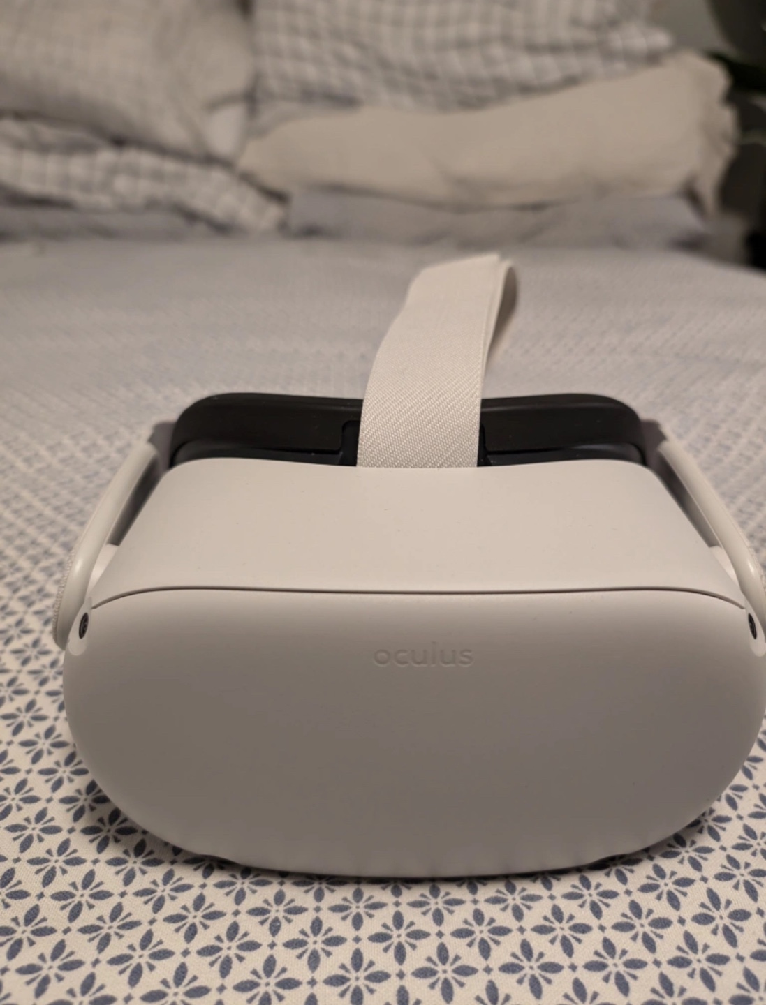 Oculus Quest 2 VR Headset - photo 2