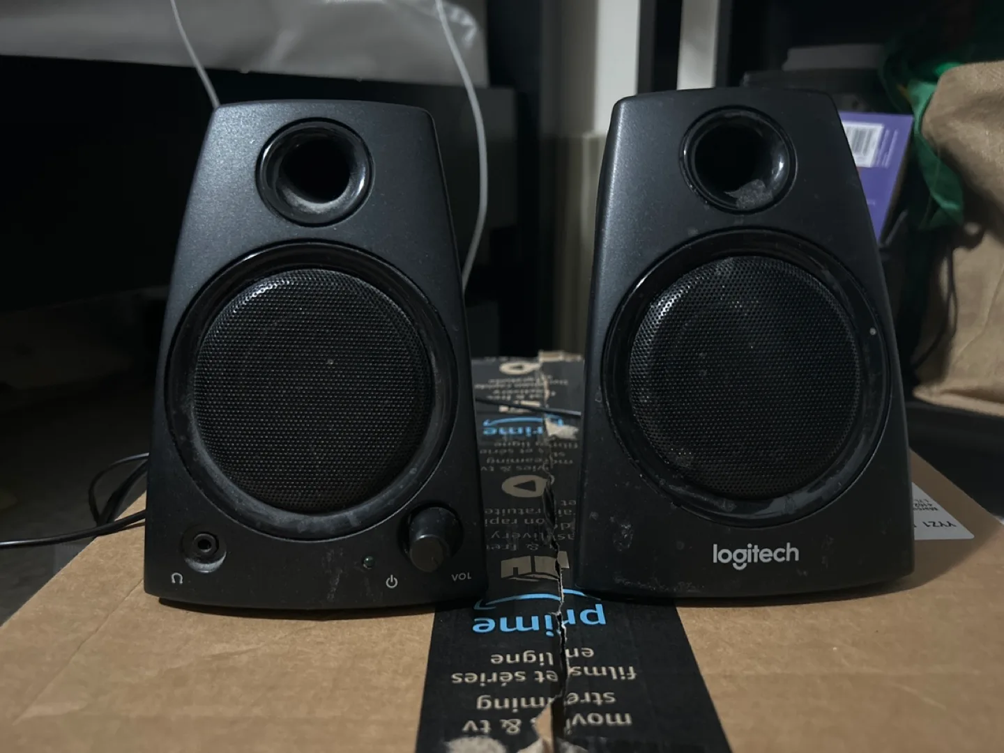 Logitech Computer Speakers thumbnail