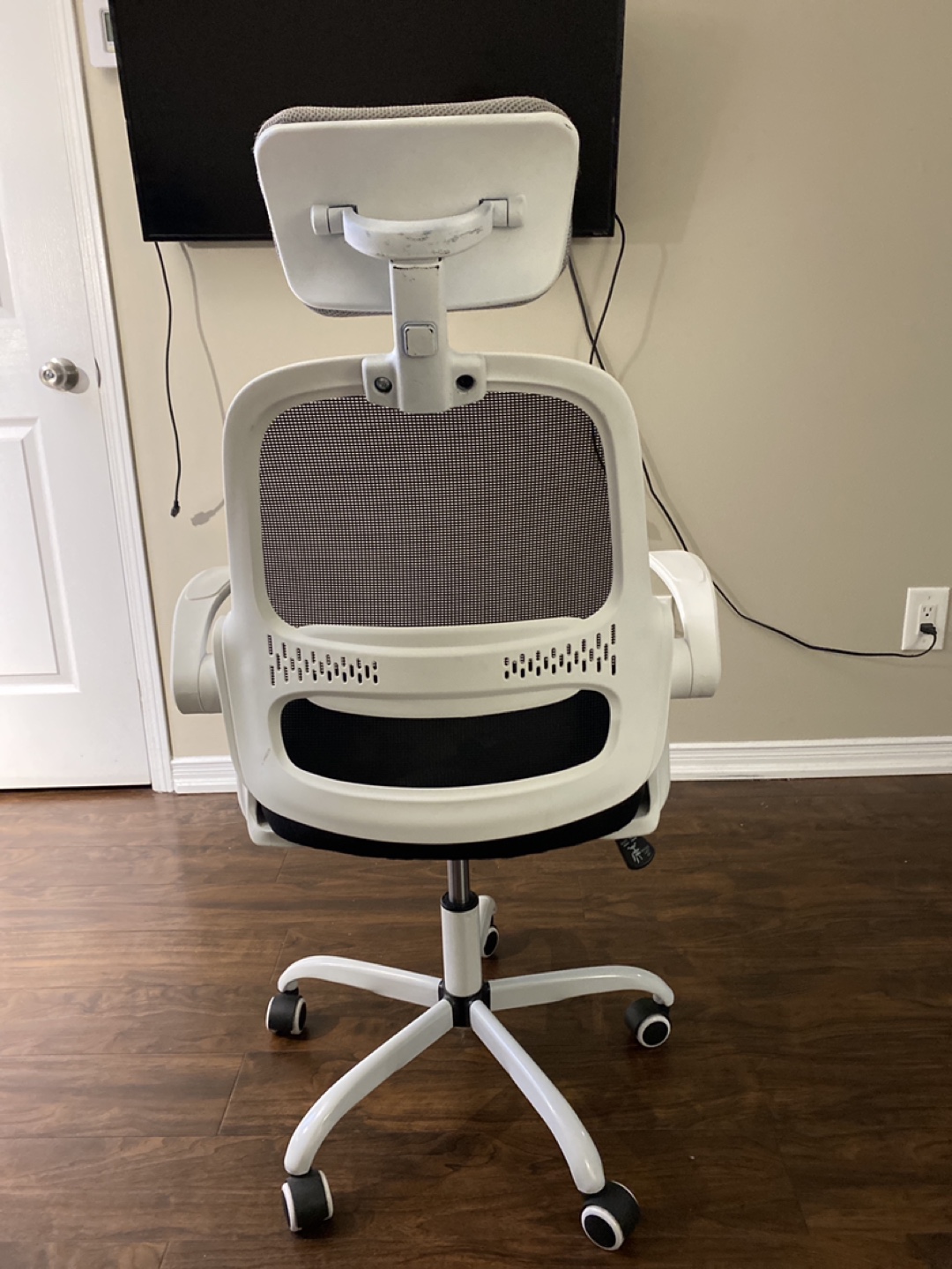 White Mesh Office Chair with Headrest - photo 3