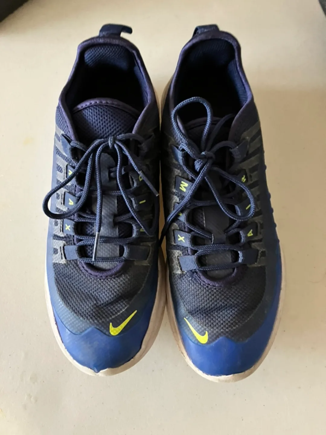 Nike Air Max Excee (GS) Size 4.5Y image indicator(2)