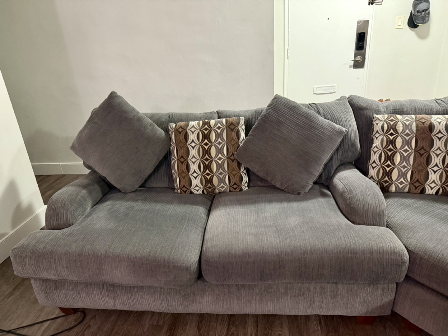 Grey Sectional Sofa 6 seats #ThriftyPicks - photo 3