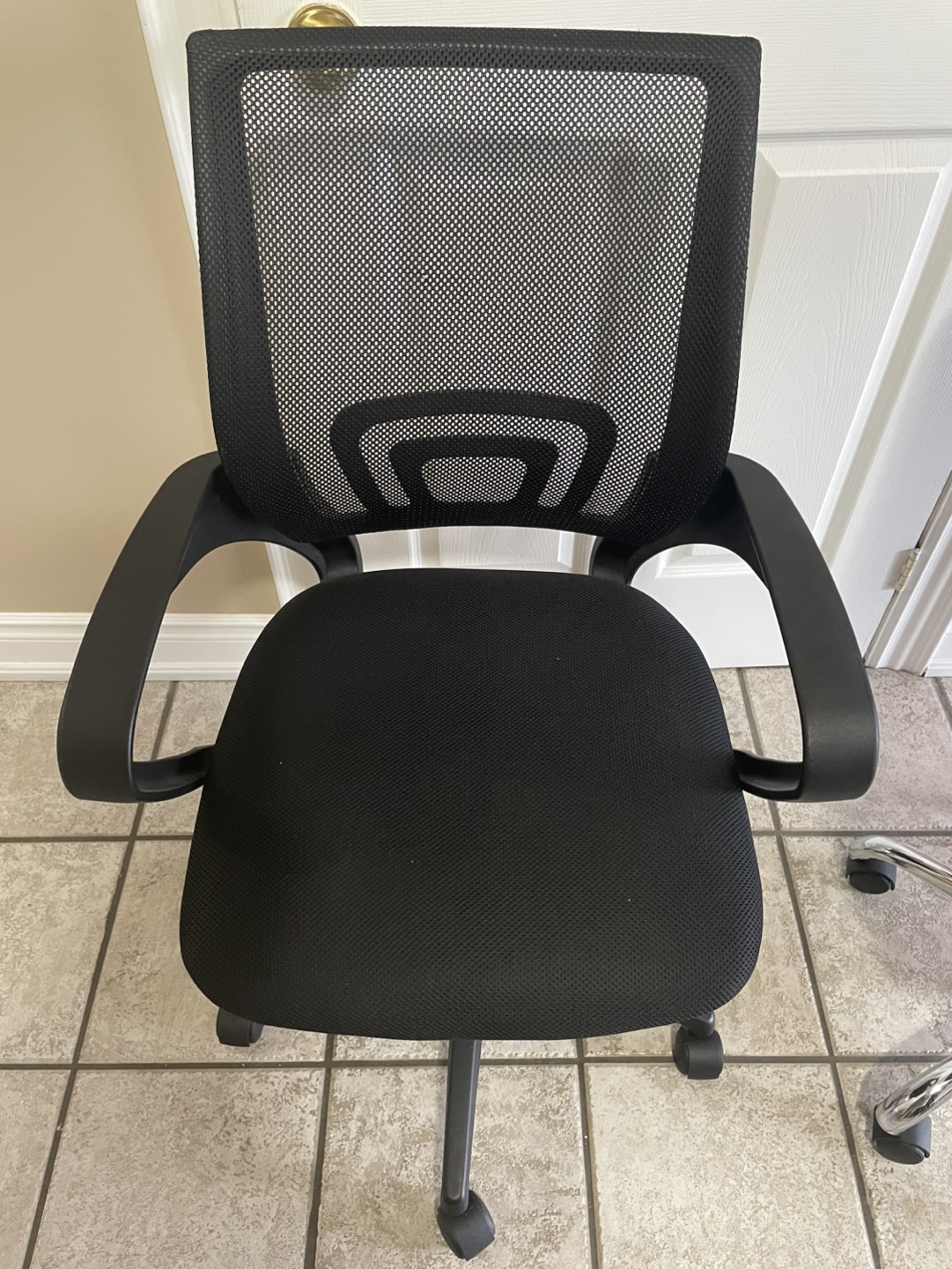 Black Mesh Office Chair - photo 2