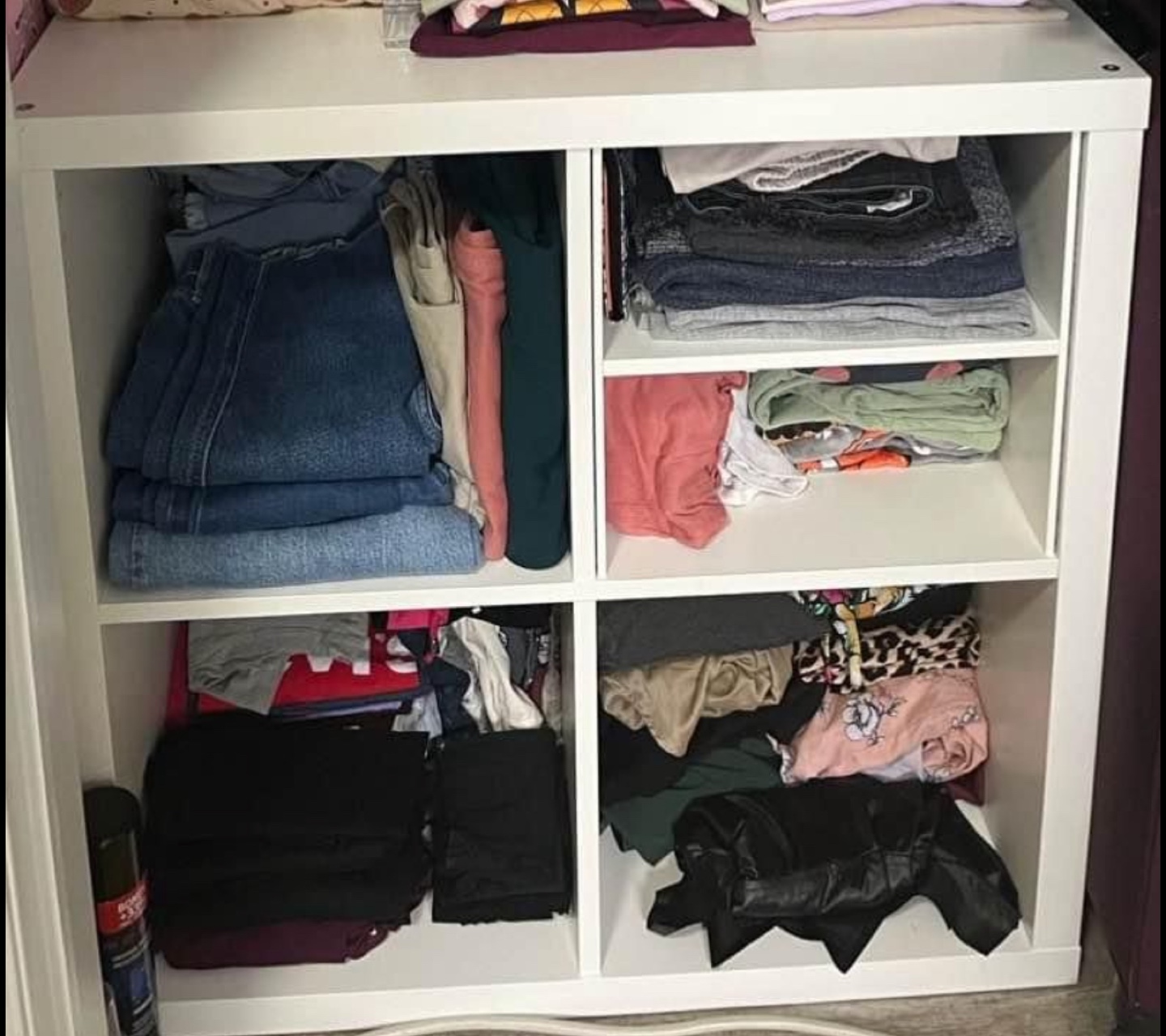 WHITE SHELF UNIT