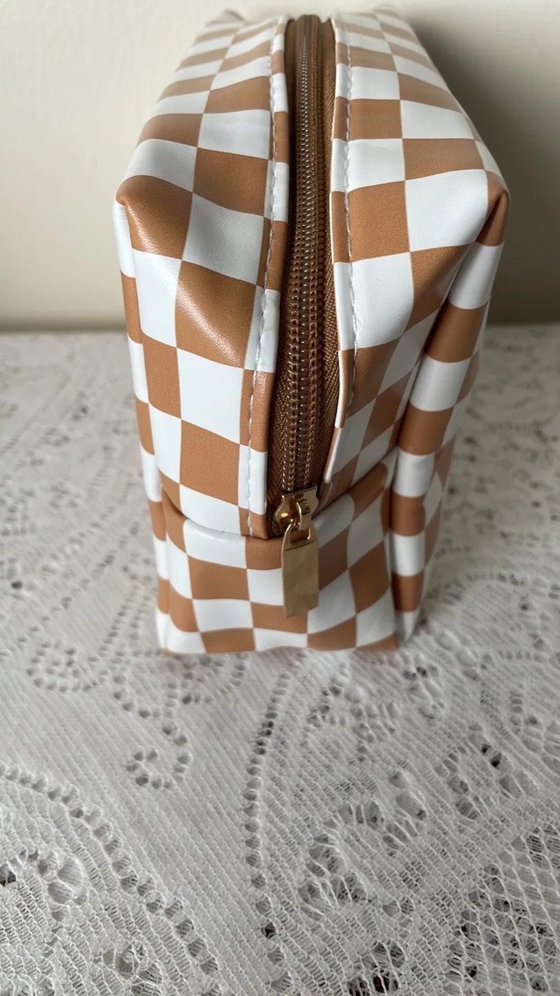 Checkered Makeup Bag (brand-new) image indicator(3)