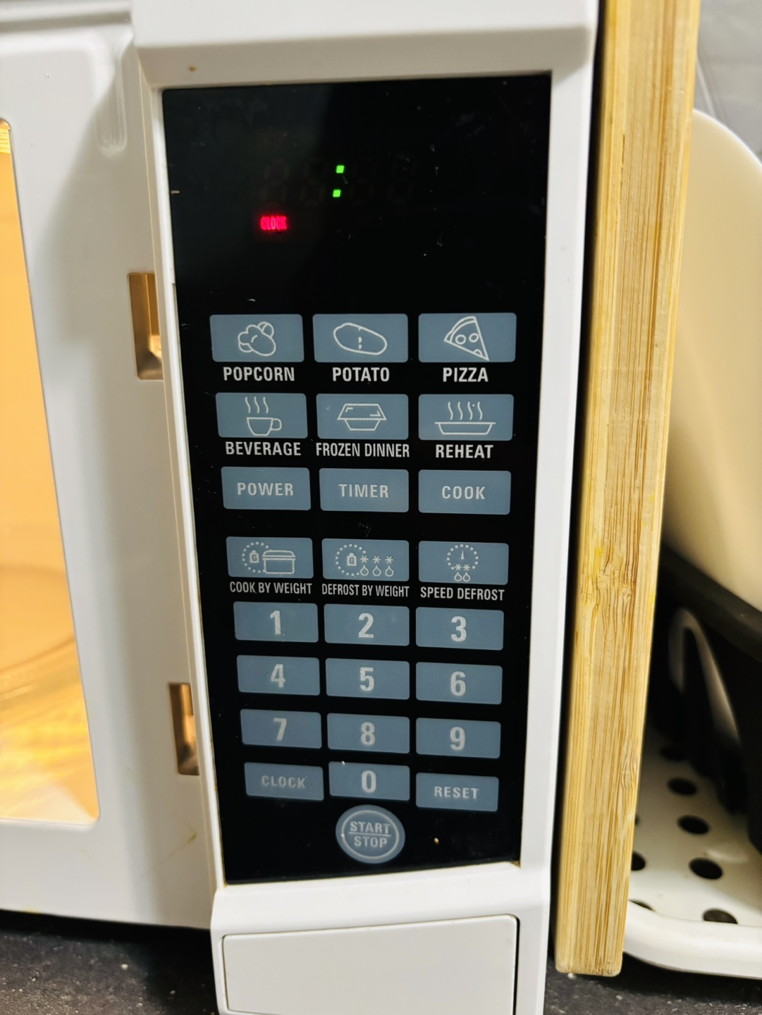 RCA Microwave - photo 2