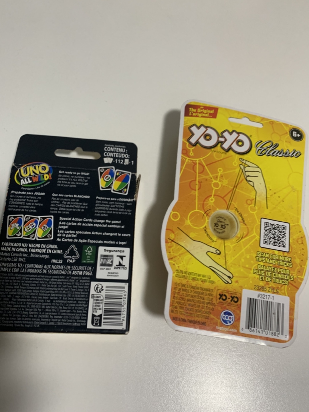 UNO All Wild Card Game and Yo-Yo - photo 4