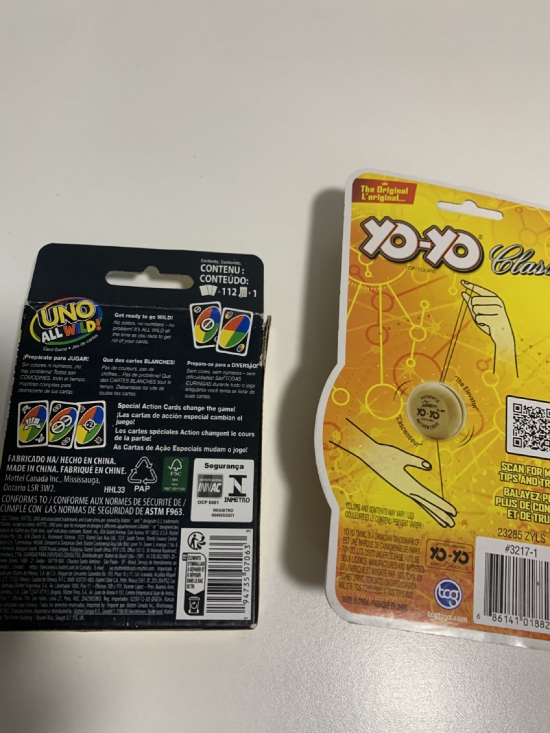 UNO All Wild Card Game and Yo-Yo - photo 2