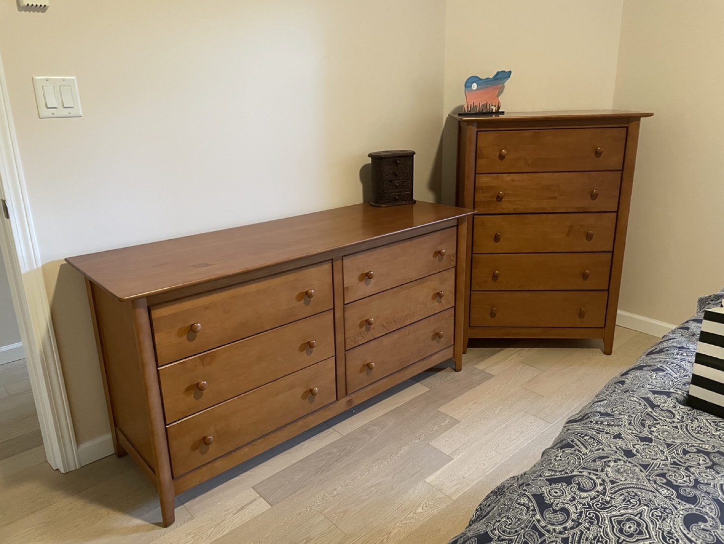 Queen size bedroom furniture set - photo 3