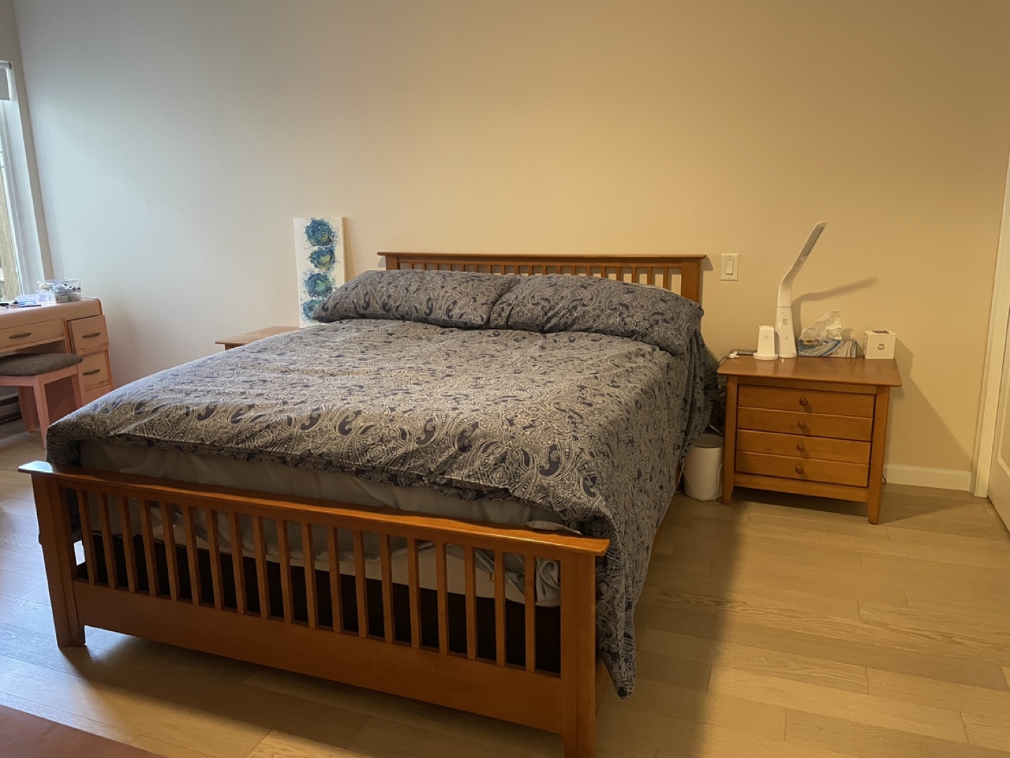 Queen size bedroom furniture set