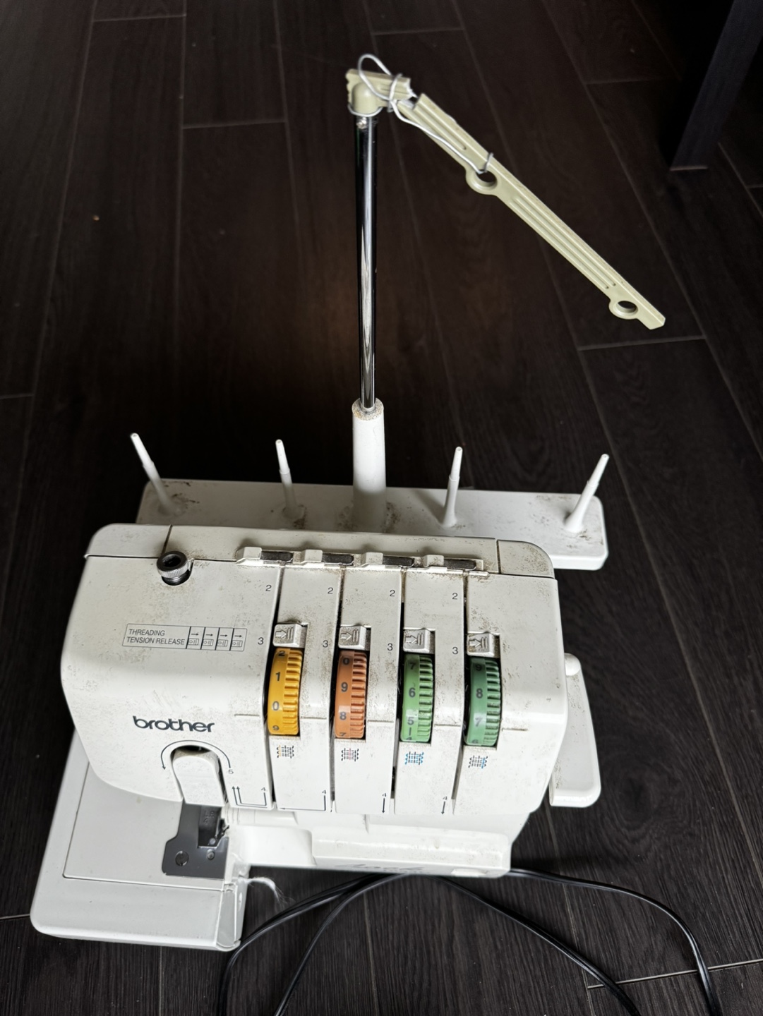Brother Lock 1034D Serger - photo 3