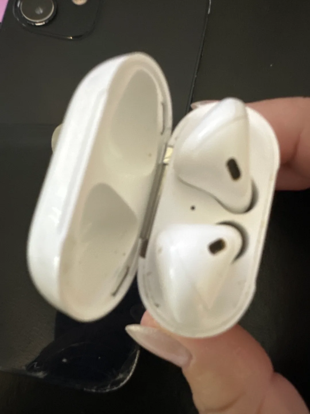 Apple AirPods 2nd Generation Wireless Earbuds image indicator(4)