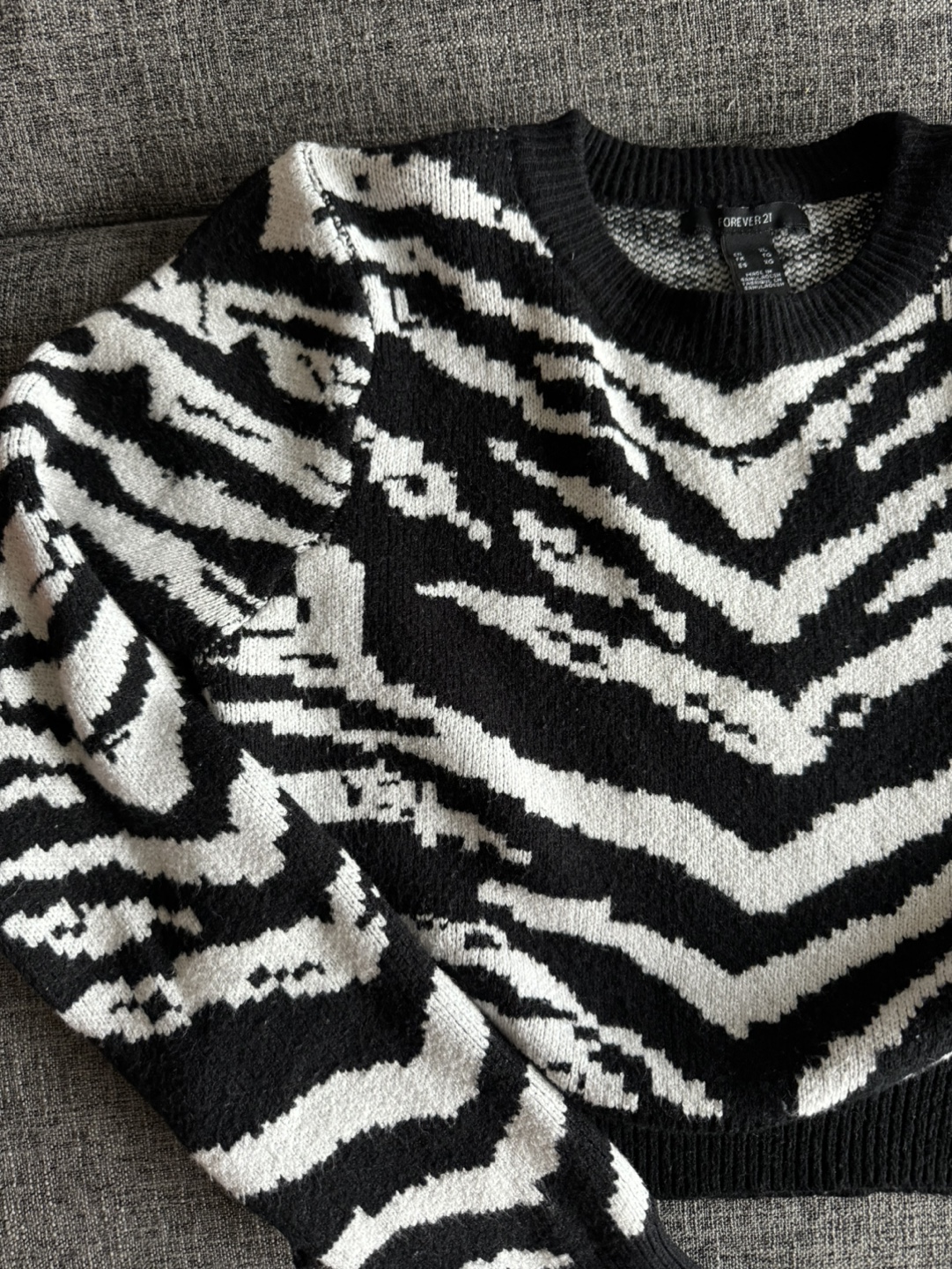 Forever 21 Zebra Print Sweater - photo 2