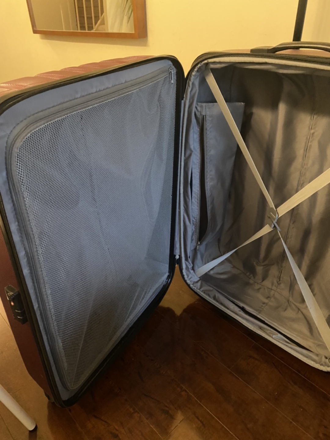 Samsonite Burgundy Suitcase - photo 2