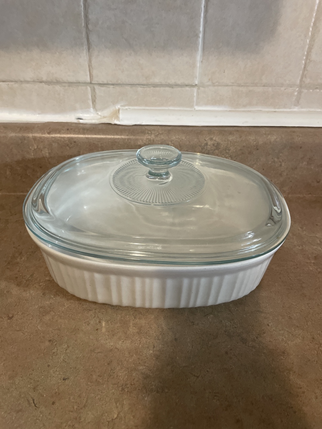 Corningware French White 2.3L Oval Baking Dish with Lid