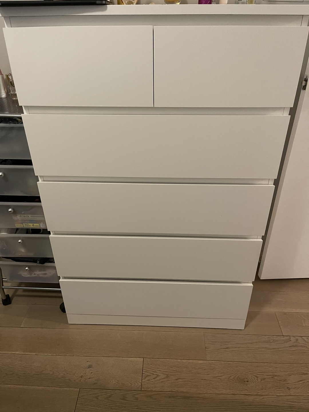 White 6-Drawer Dresser