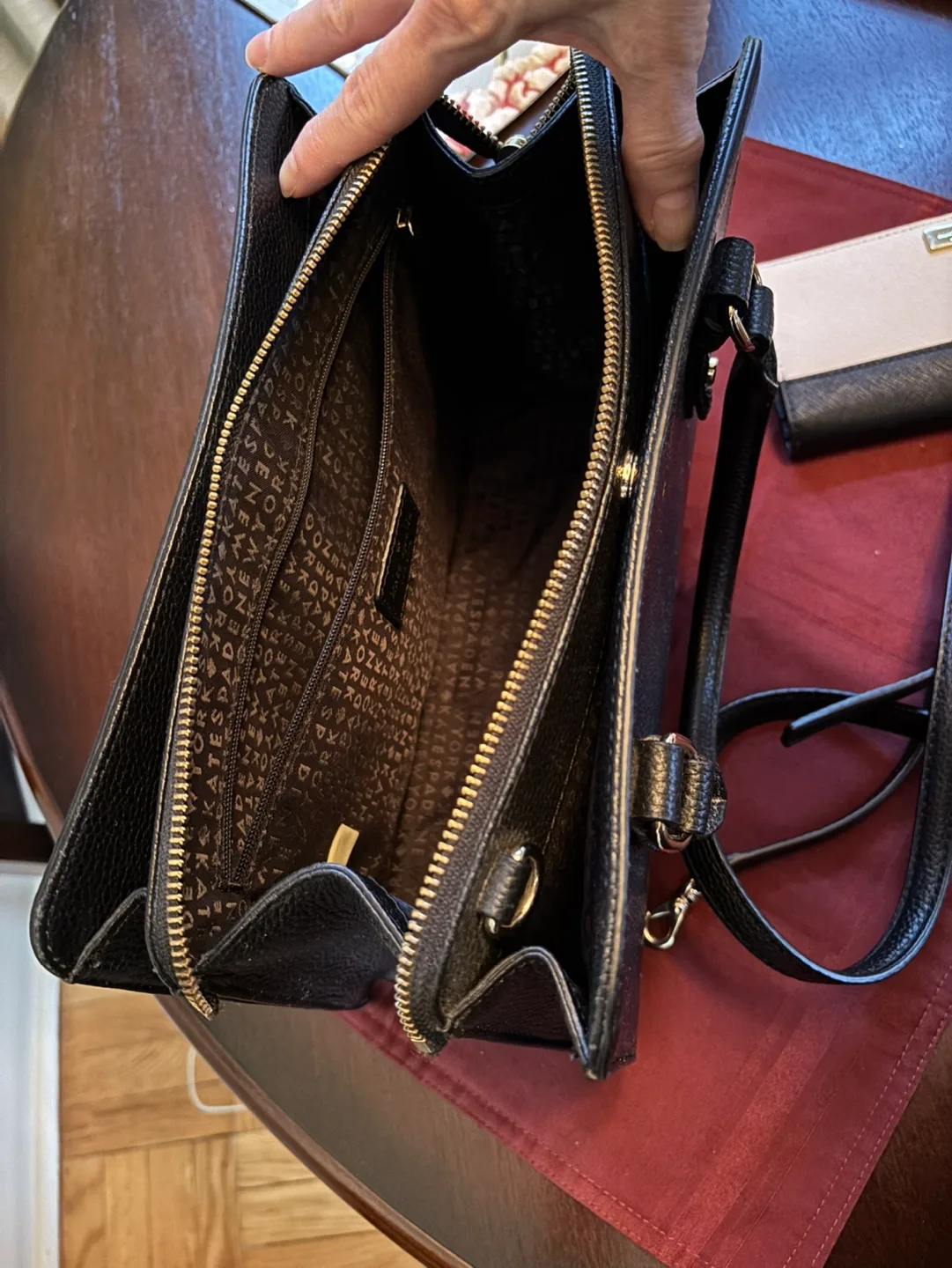 Kate Spade black leather purse image indicator(2)