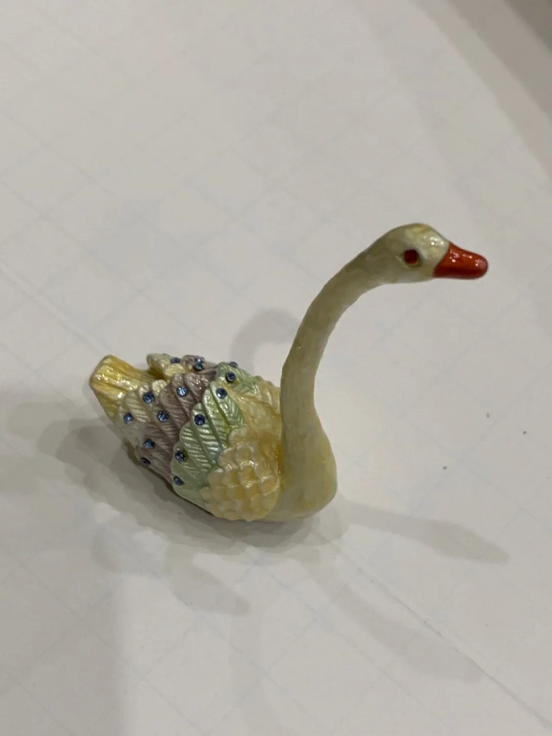 Vintage Swan miniature figurine image indicator(2)
