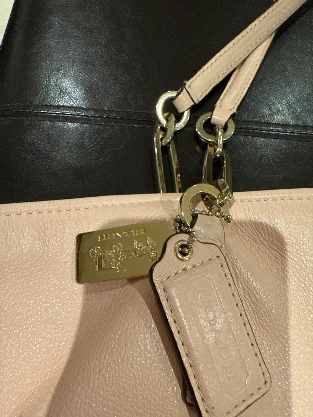 Authentic Coach Tote Bag image indicator(4)