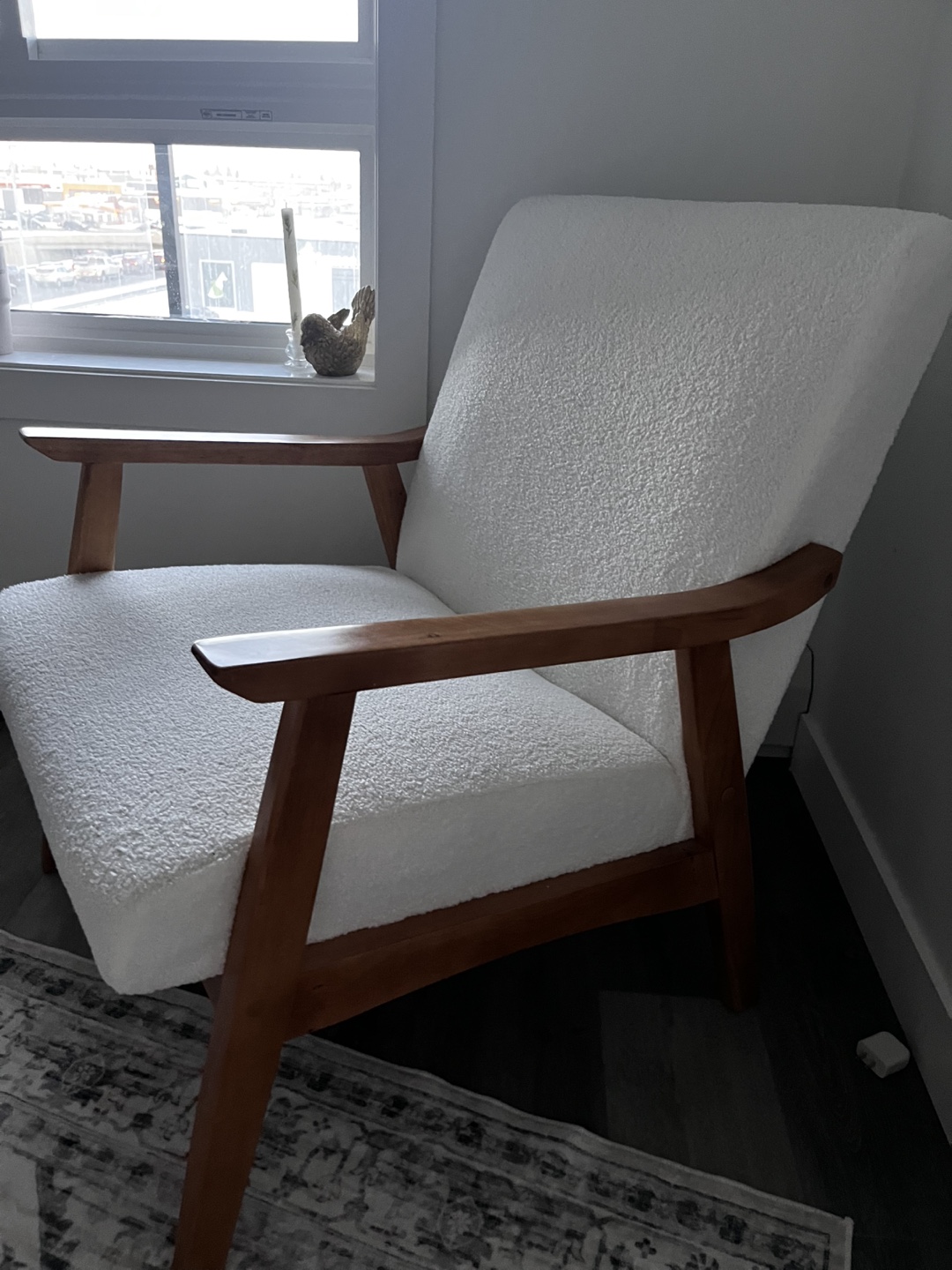 White Accent Chair with Wooden Arms - photo 3