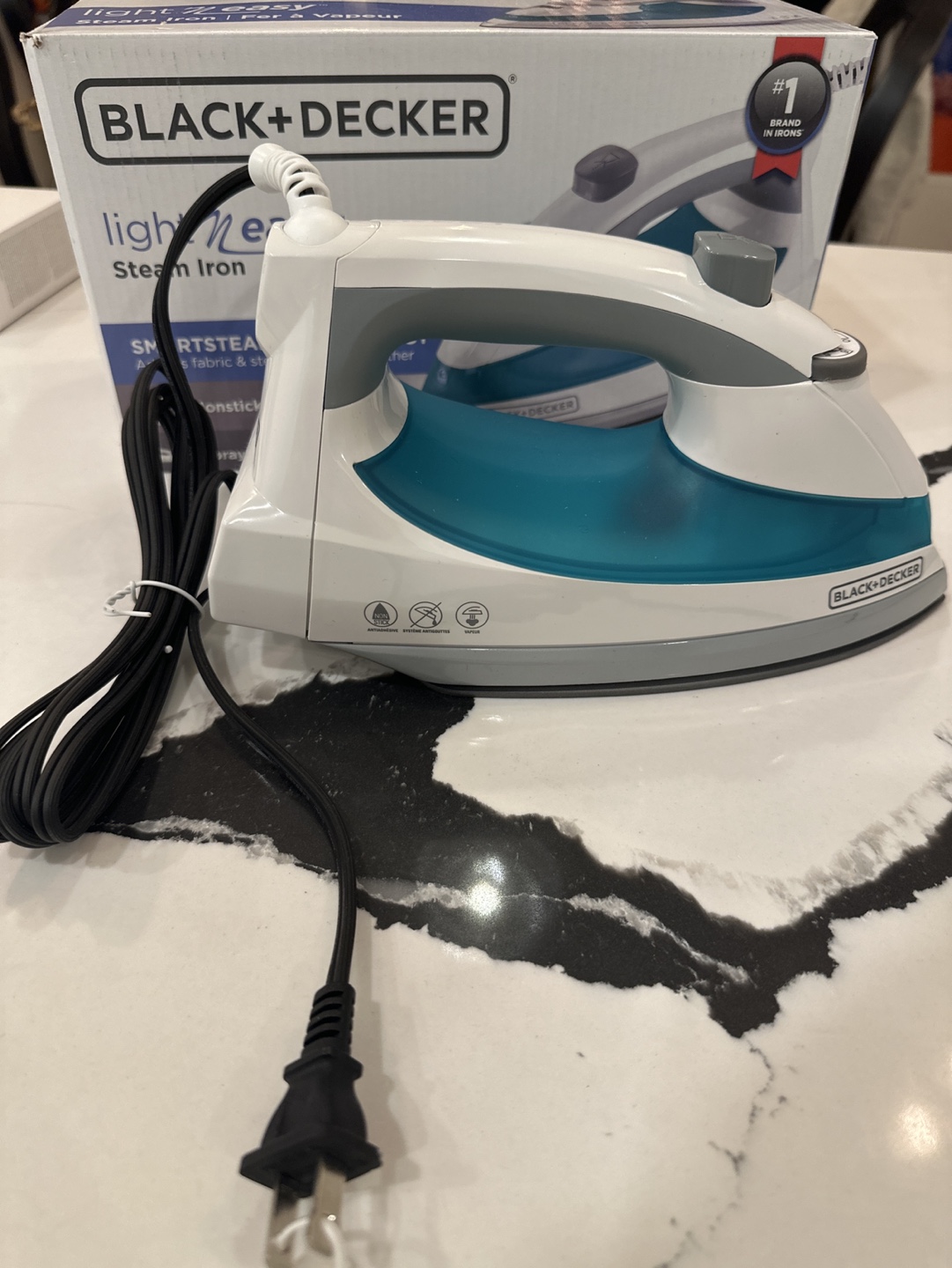 Black + Decker Light N Easy Steam Iron - photo 5