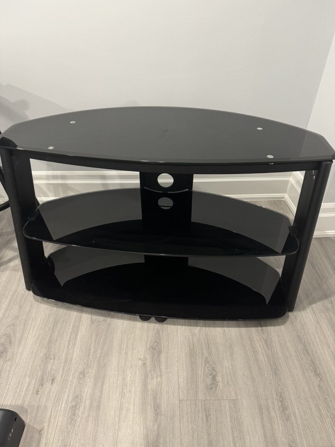 Emerson 46 inch LCD TV with free TV console - photo 2