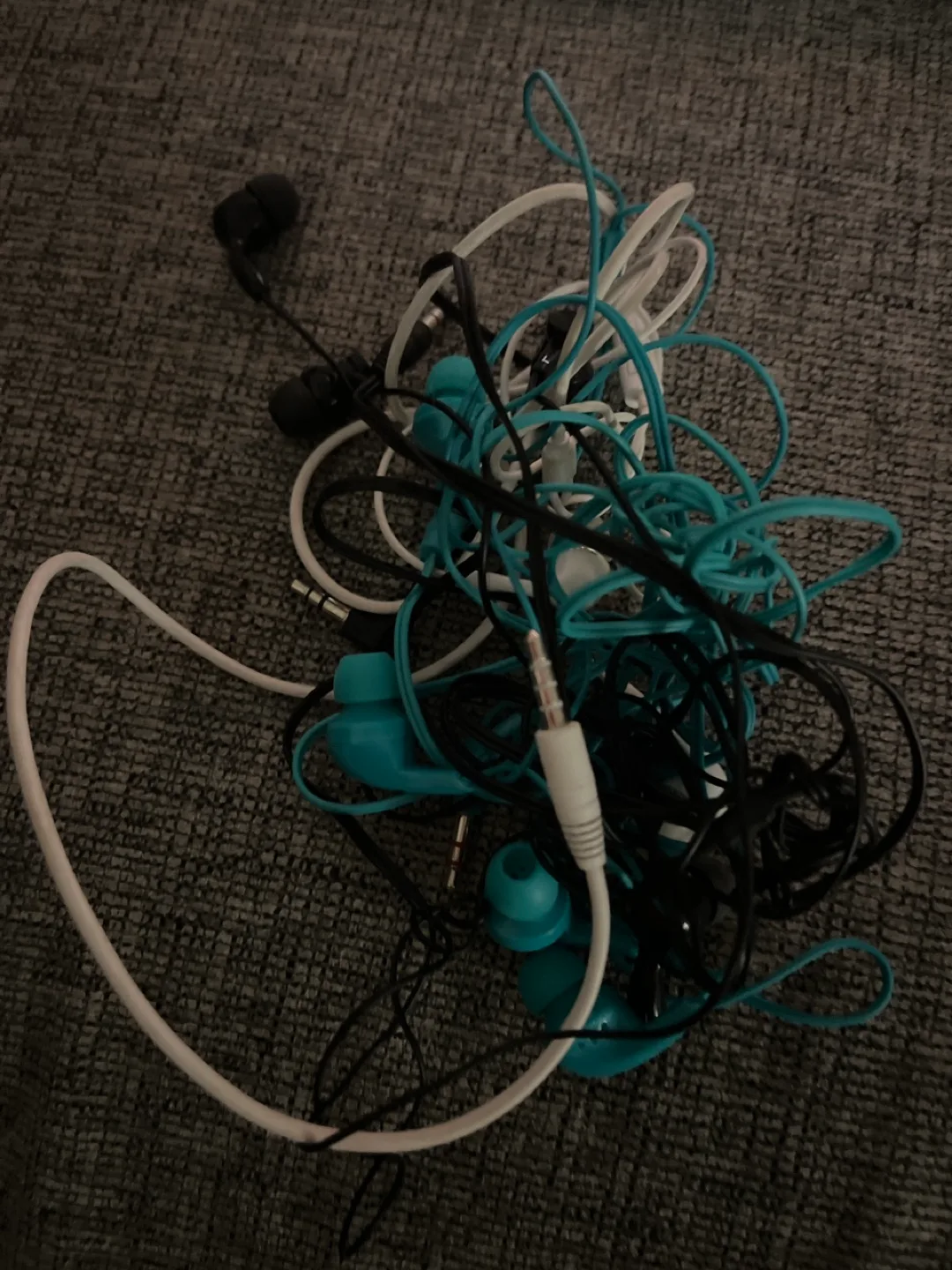 Used Earbuds 4 thumbnail