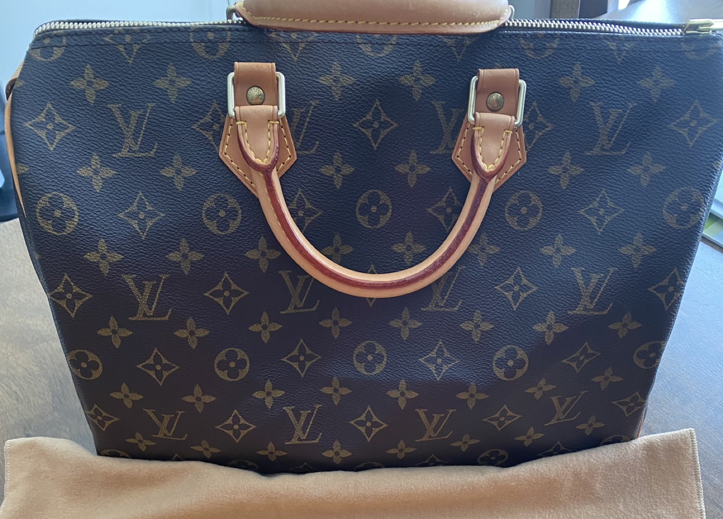 Authentic Louis Vuitton Speedy 35