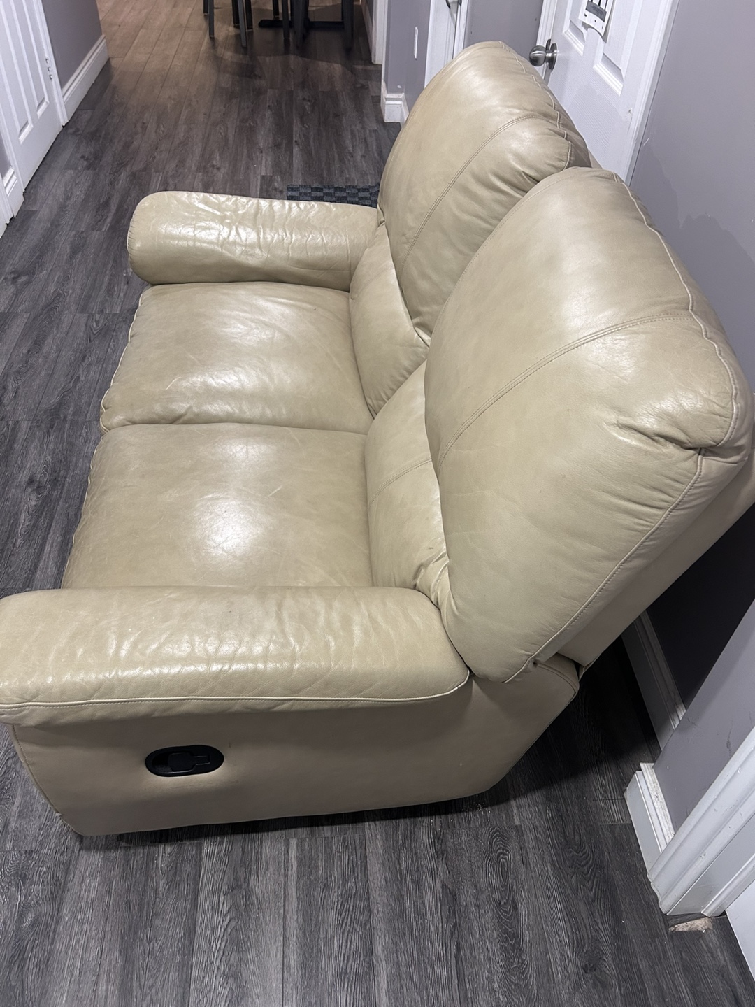 2 sitter couch - photo 3
