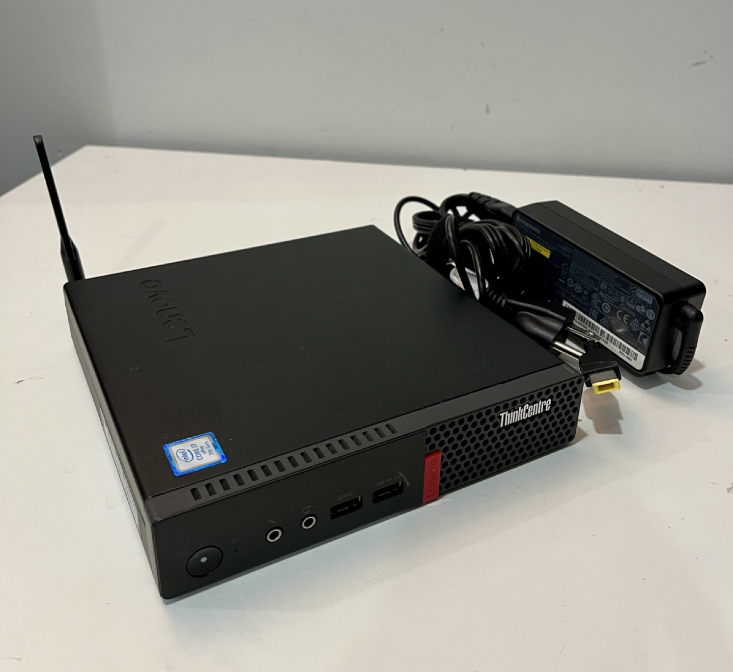 Lenovo M910q Mini PC / i7-7700T 3.80GHz / 16GB RAM / 256GB NVMe