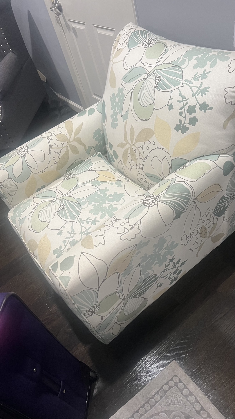 Accent chairs by ashley - photo 2