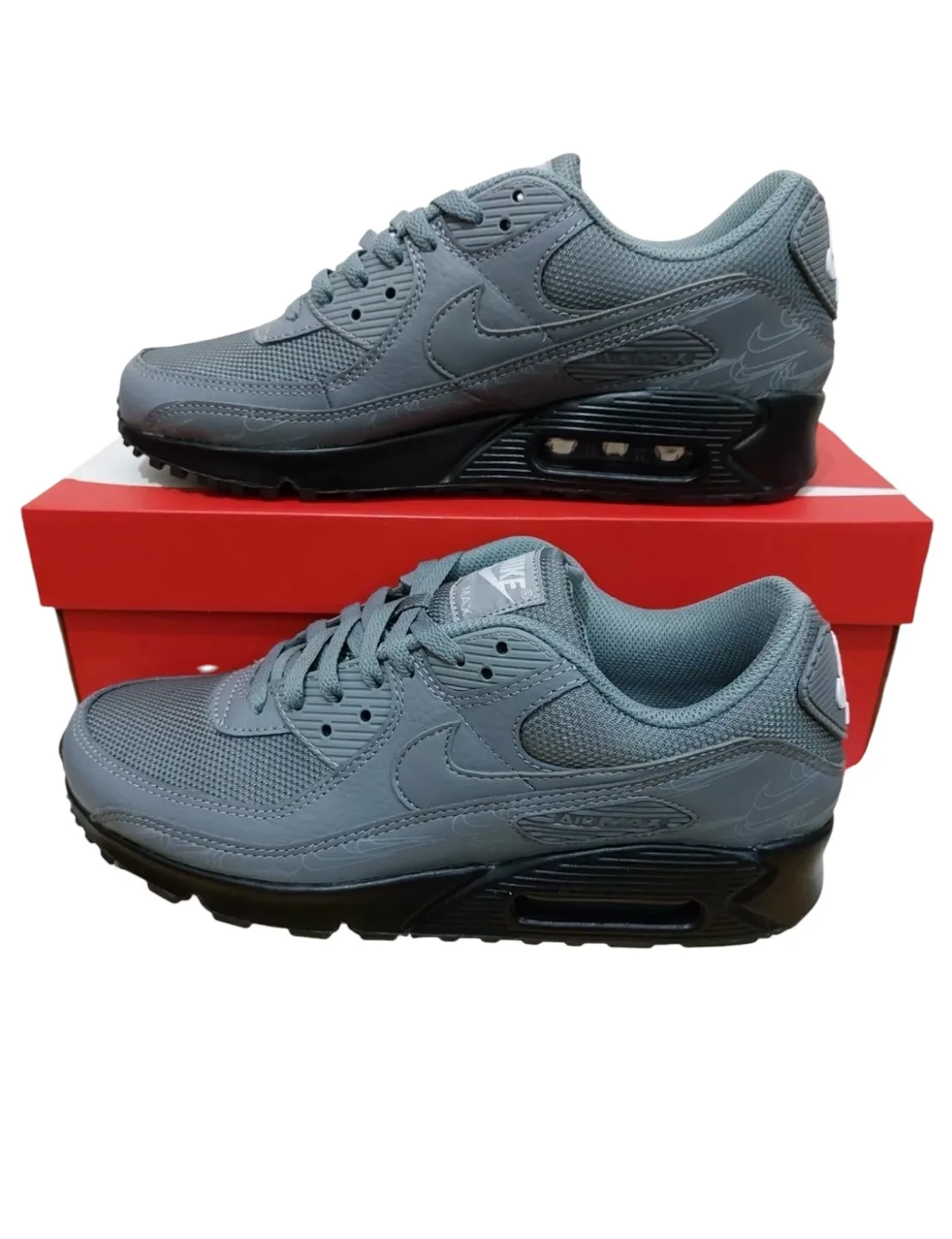 Men's Nike Air Max 90 Sneakers Cool Grey/Black Reflective SIZE 9 image indicator(2)