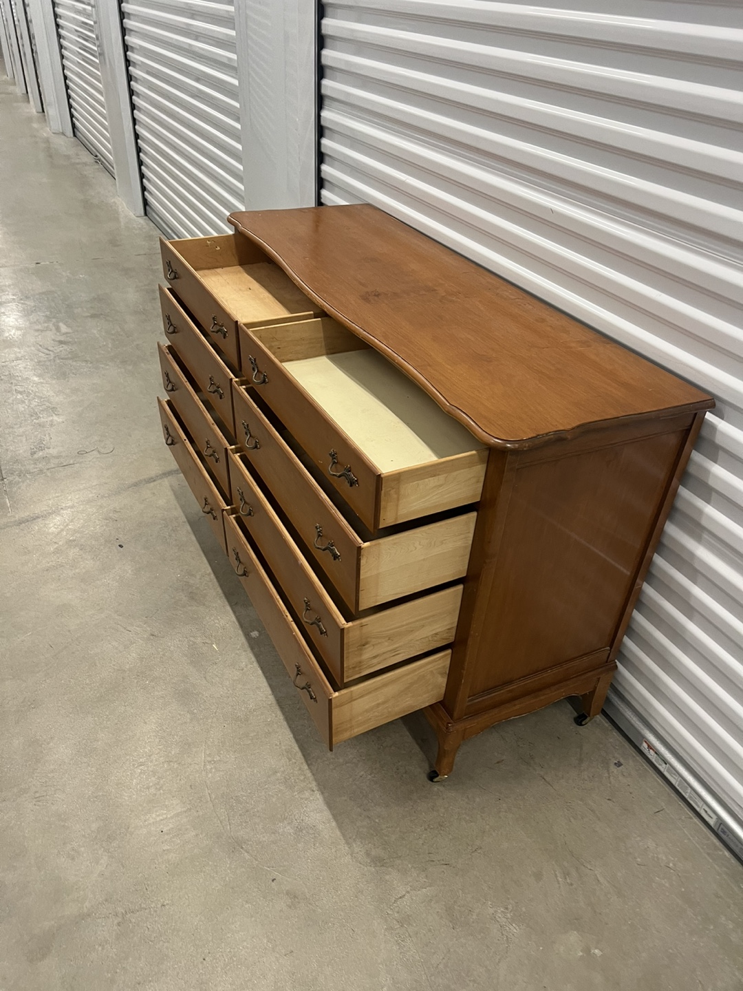 Vintage Wooden Dresser with 8 Drawers - photo 4