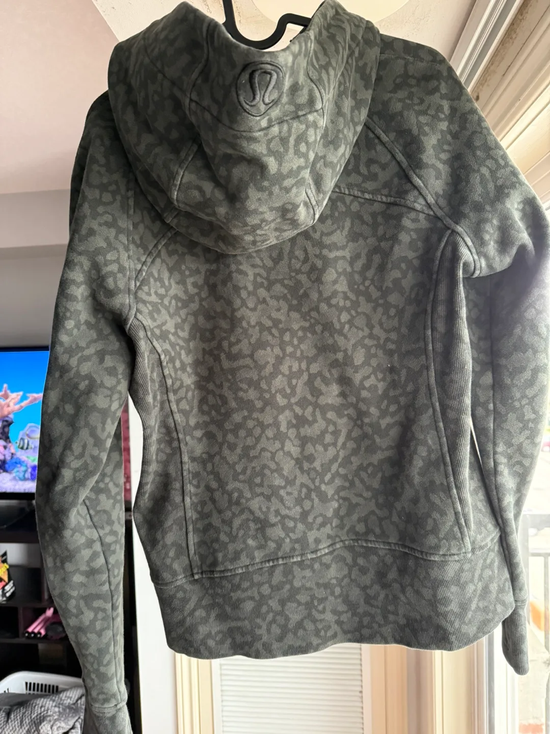 Lululemon leopard print scuba image indicator(3)