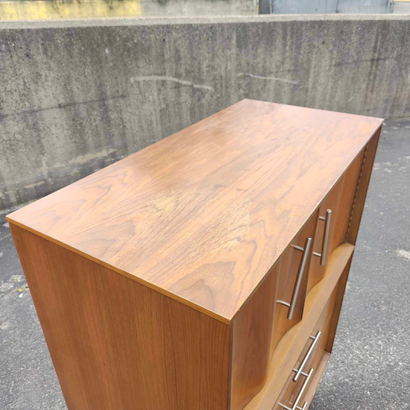 Mid Century Modern Dresser - photo 2
