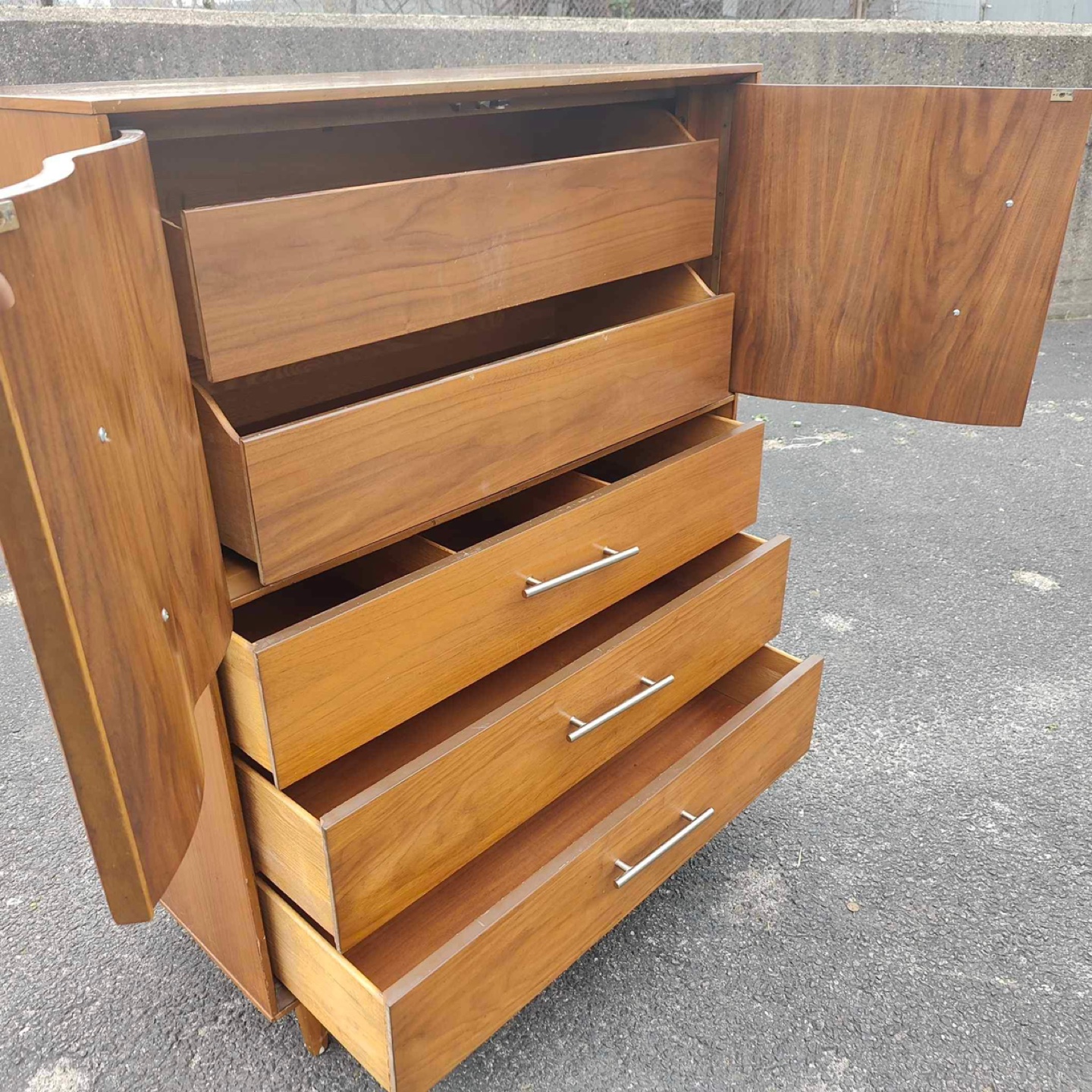 Mid Century Modern Dresser - photo 5