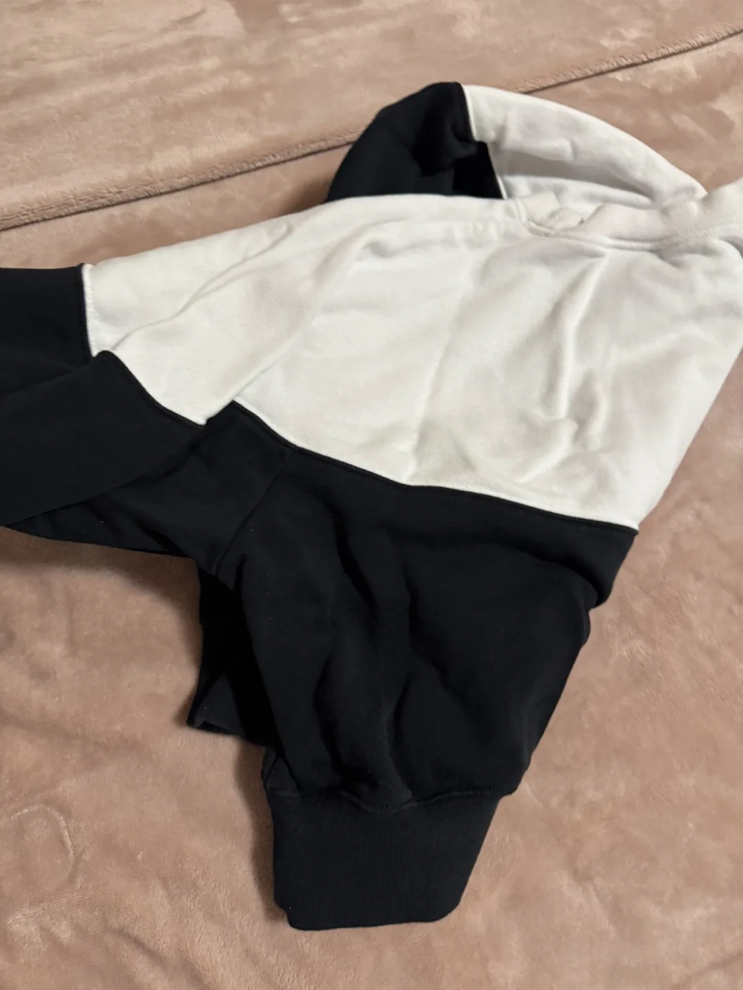 Nike Black and White Crop Top image indicator(3)