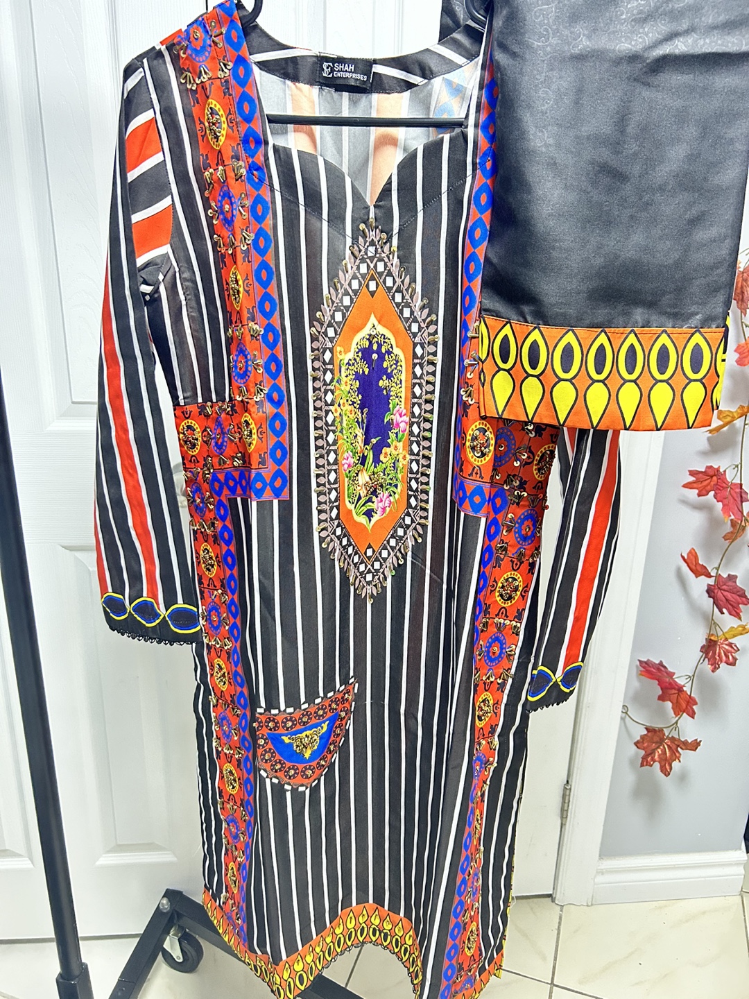 Pakistani Salwar Kameez Suit - photo 3