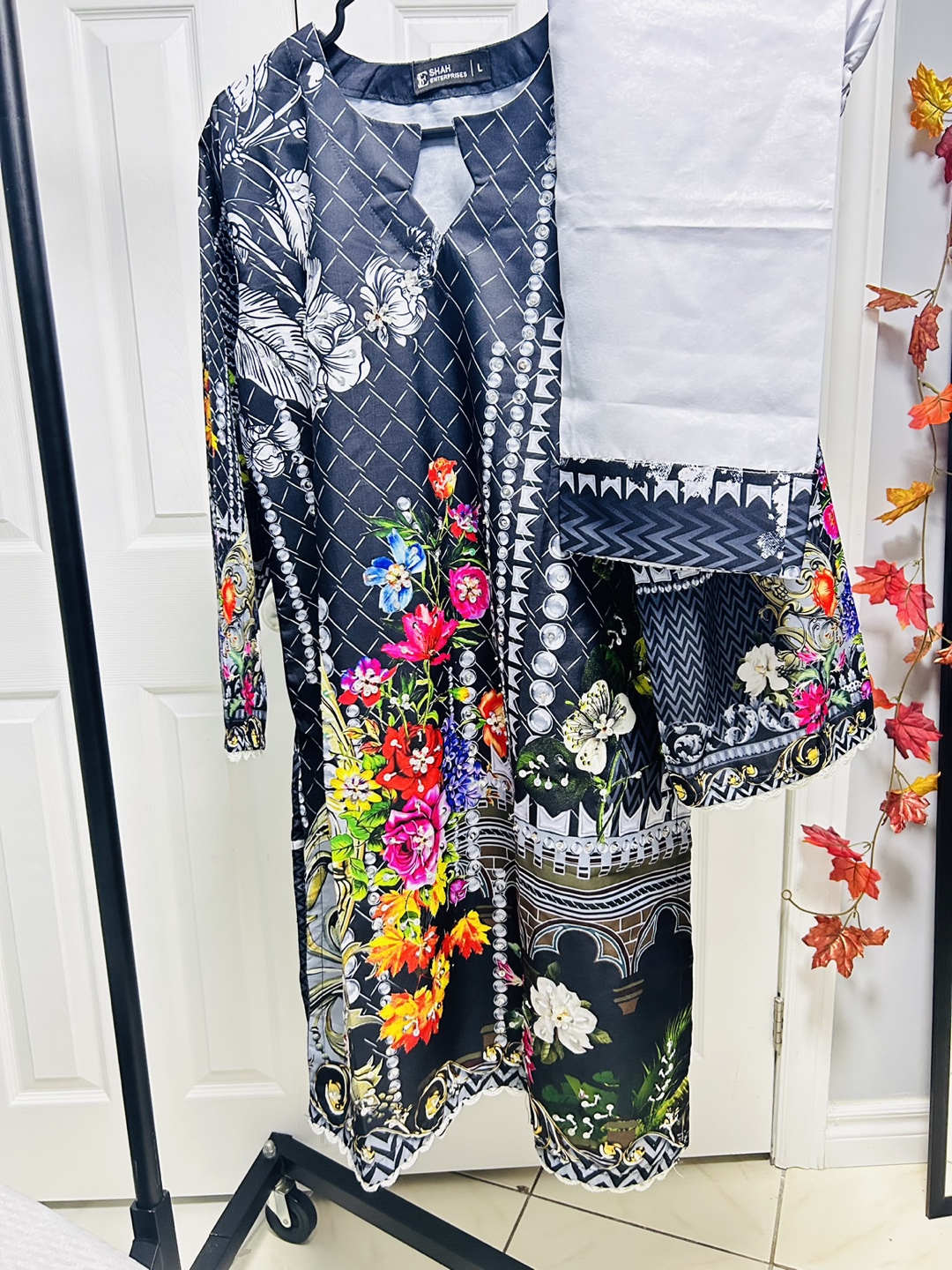 Pakistani Salwar Kameez Suit - photo 4