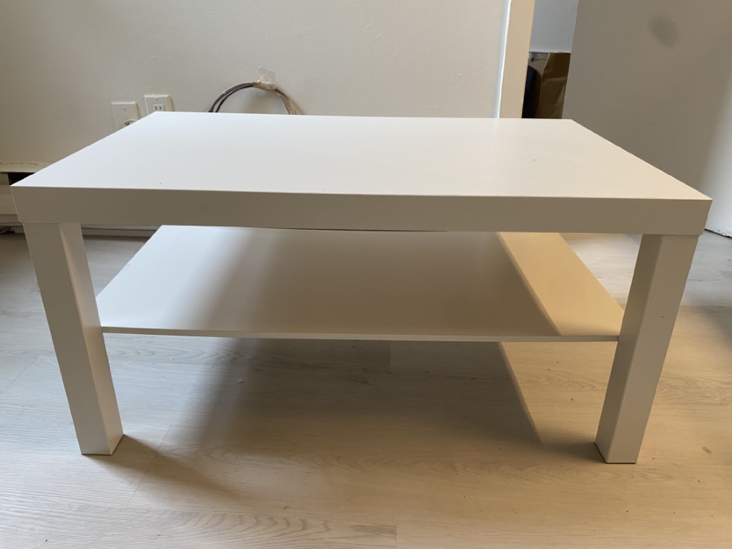 White Coffee Table - photo 3