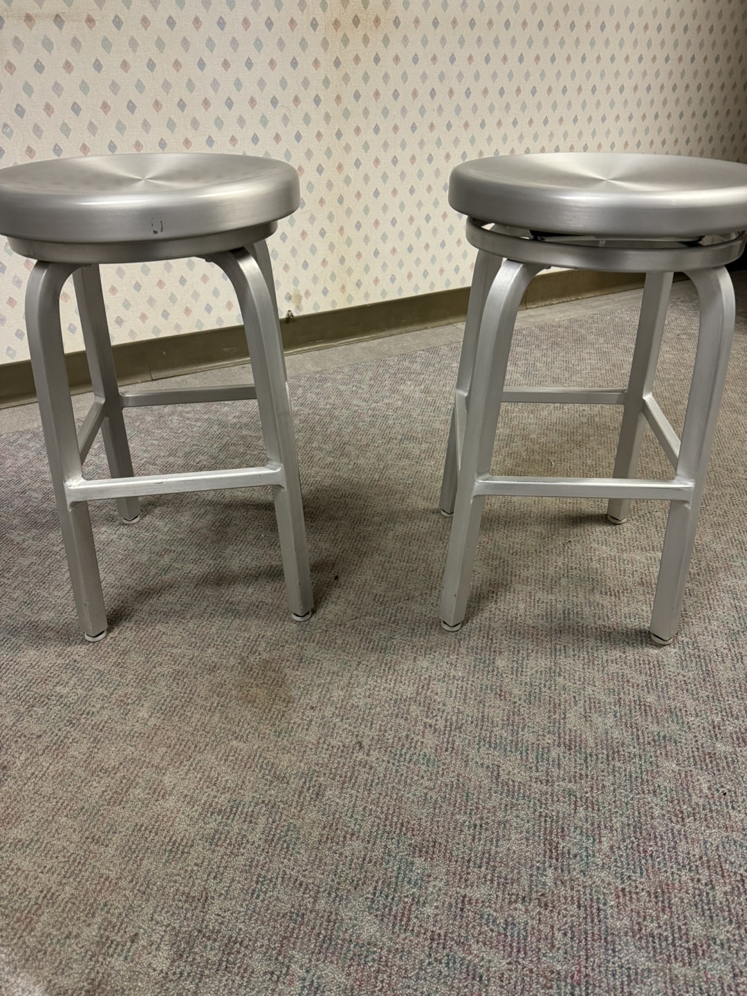 Set of 2 Silver Bar Stools with Cushions - photo 2