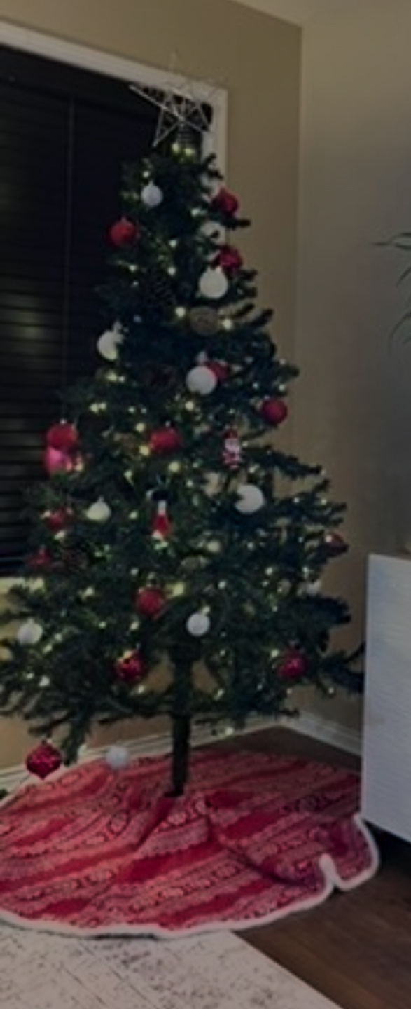 6.5 ft Pre-lit Sonoma Pine Christmas Tree - photo 4
