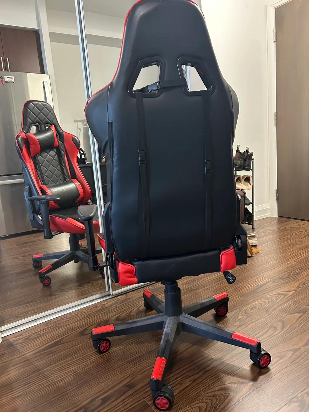 Gaming Chair - Red and Black image indicator(2)