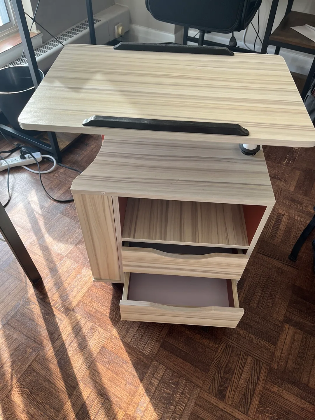 Mobile adjustable desk thumbnail