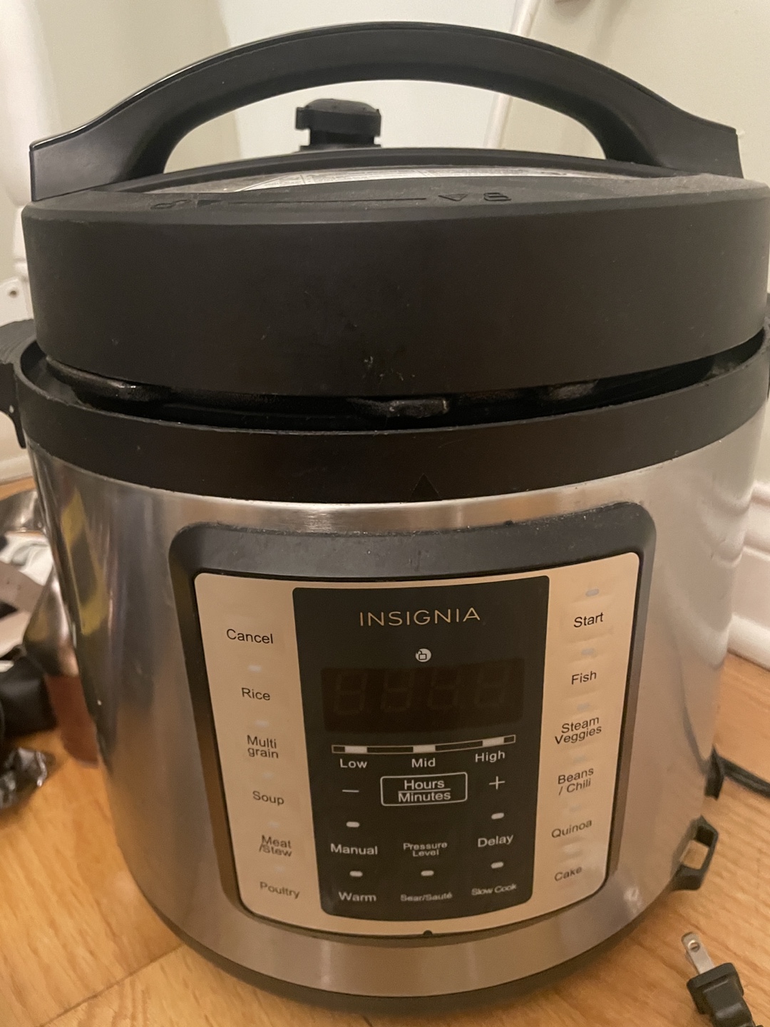 Insignia 6 Qt Digital Multi-Use Cooker - photo 2