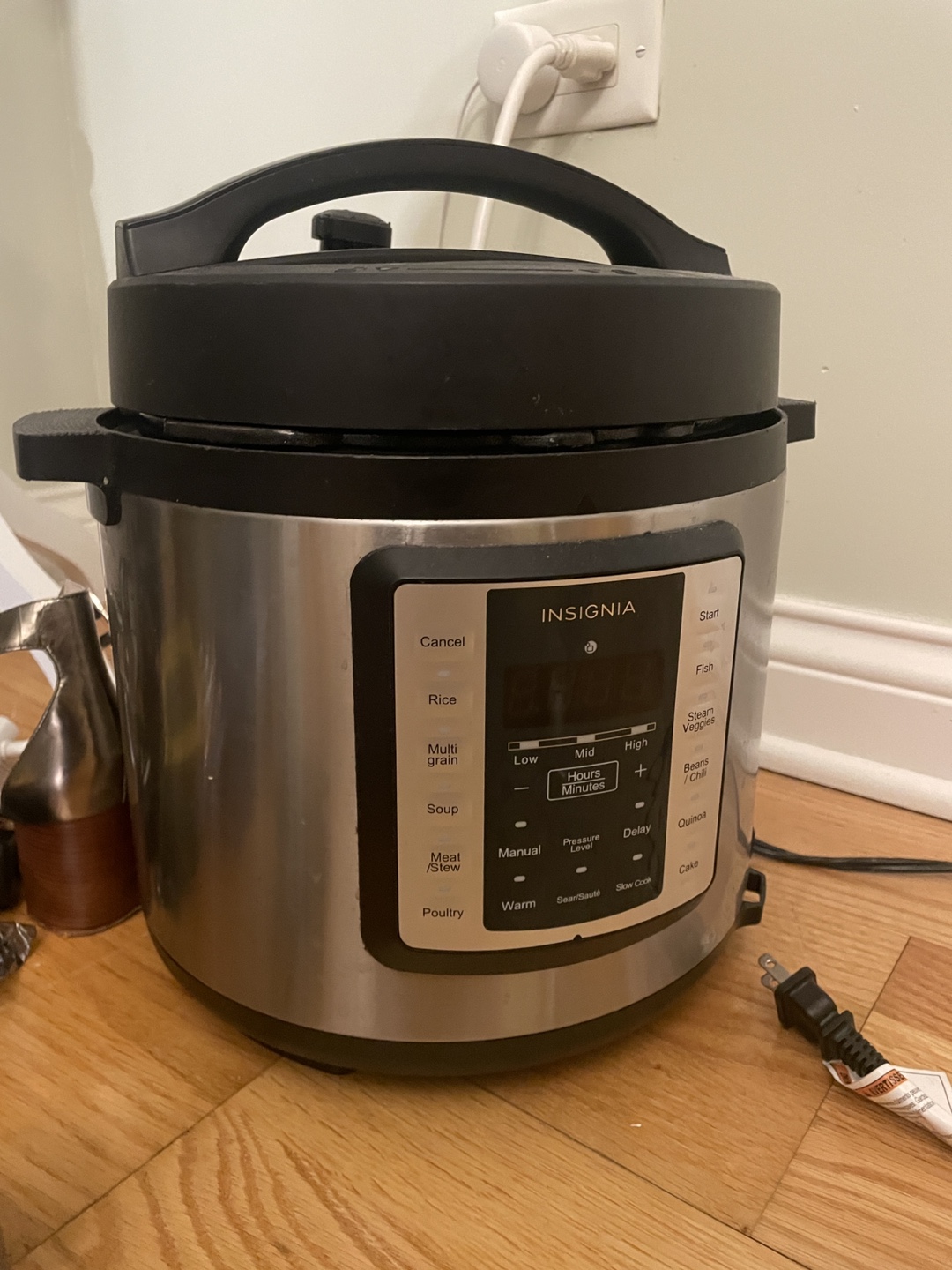Insignia 6 Qt Digital Multi-Use Cooker