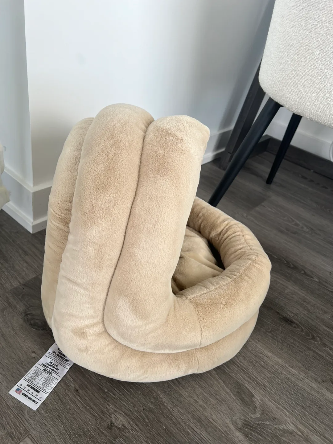 Pet Bed and Food Bowl image indicator(2)