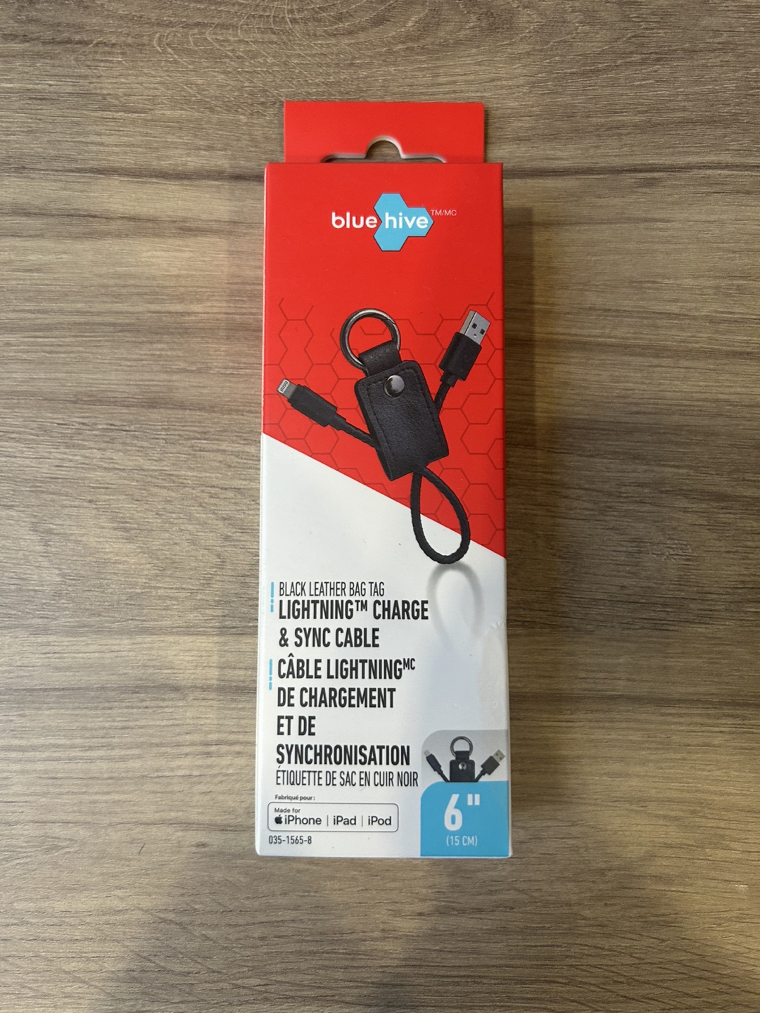 Blue Hive Black Leather Bag Tag Lightning Charge & Sync Cable