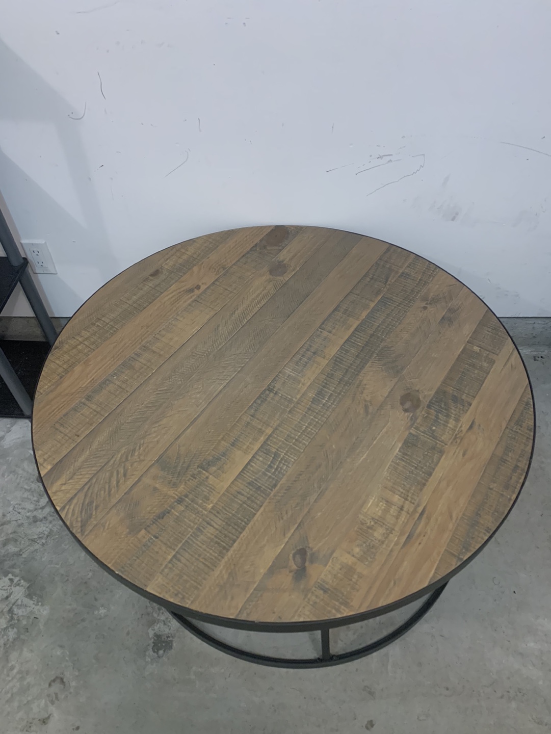 Round Coffee Table - photo 2
