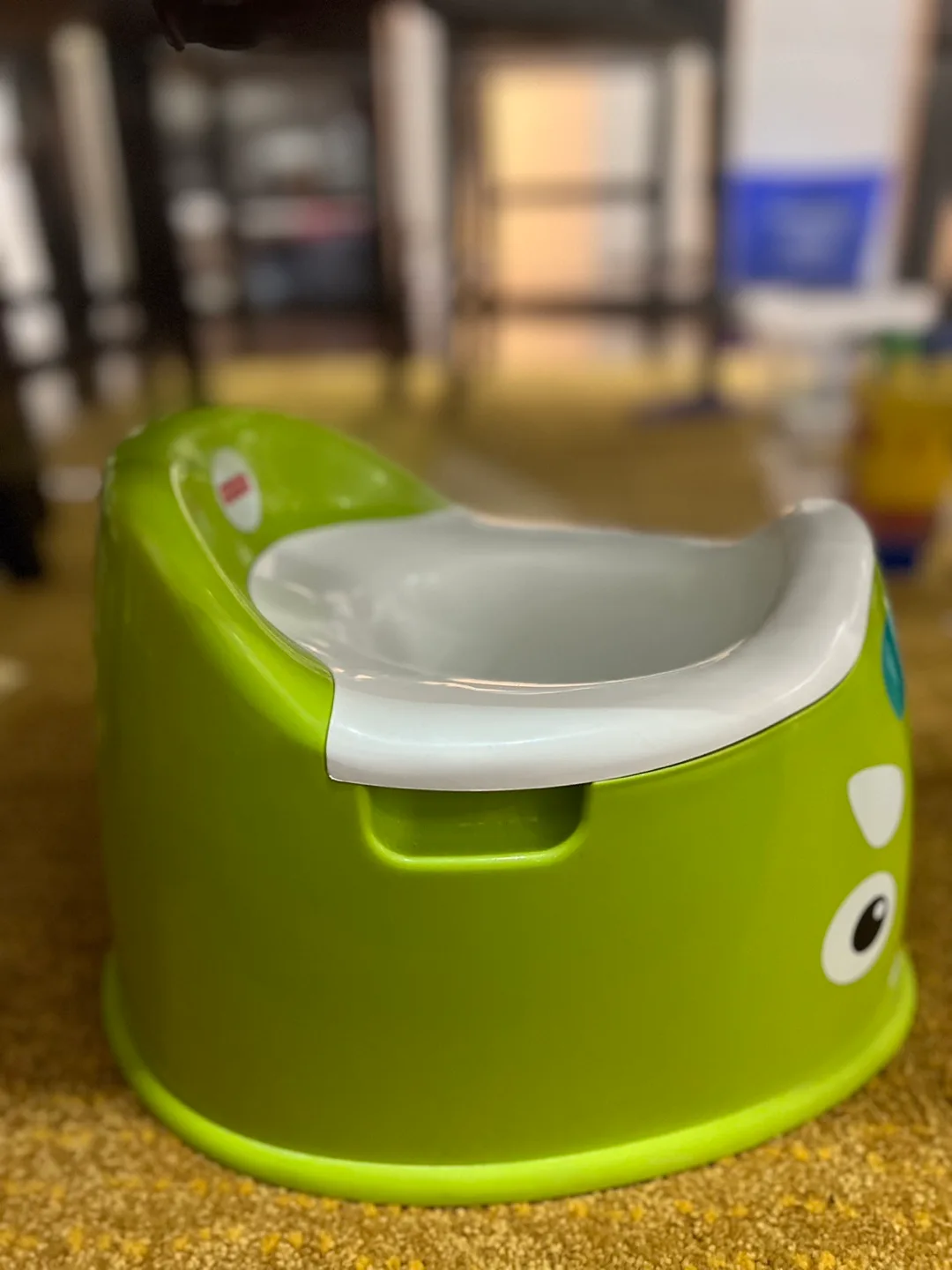 Fisher-Price Green Potty - never used image indicator(2)