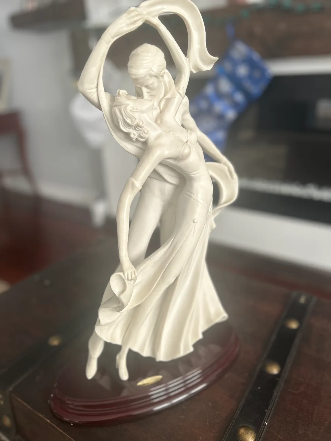 White Dancing Couple Figurine image indicator(2)